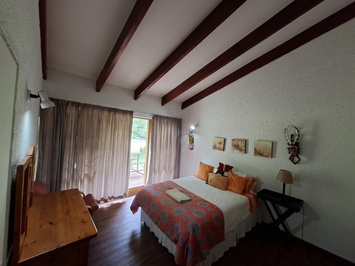 Queen room